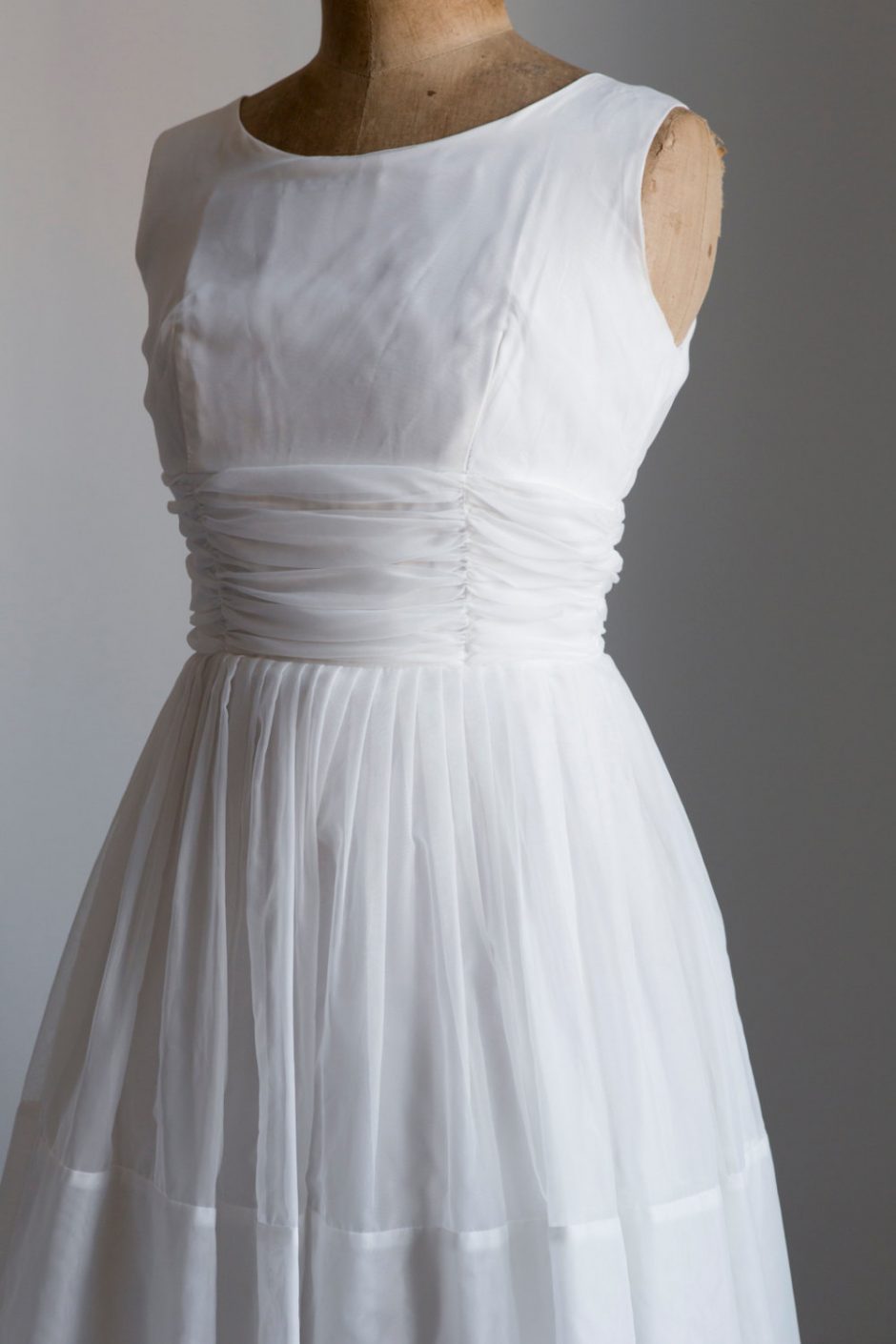 A Vintage 1950's White Chiffon Party Dress – Classics.Life